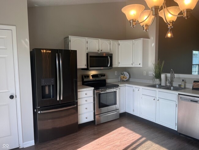 Building Photo - 10937 Snowdrop Way