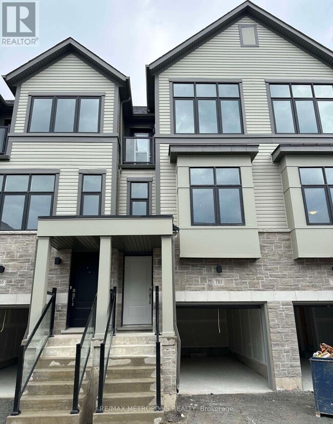 Photo du bâtiment - 783 Kootenay Path