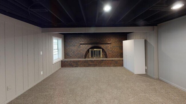 Building Photo - 1590 SW Clark Rd