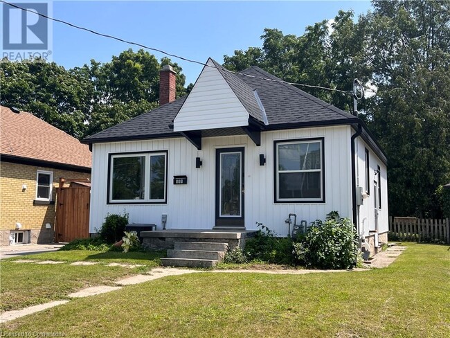 Building Photo - 111 Stirling Ave S