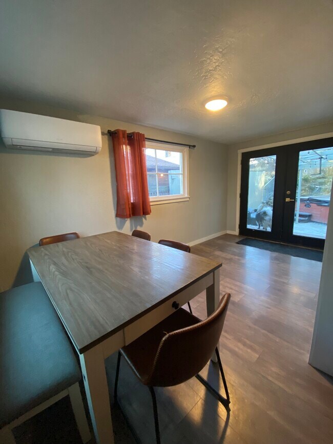 Foto del edificio - 3402 E 17th Ave