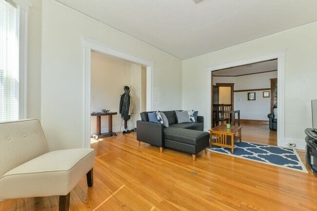 Building Photo - 11 Parkton Rd