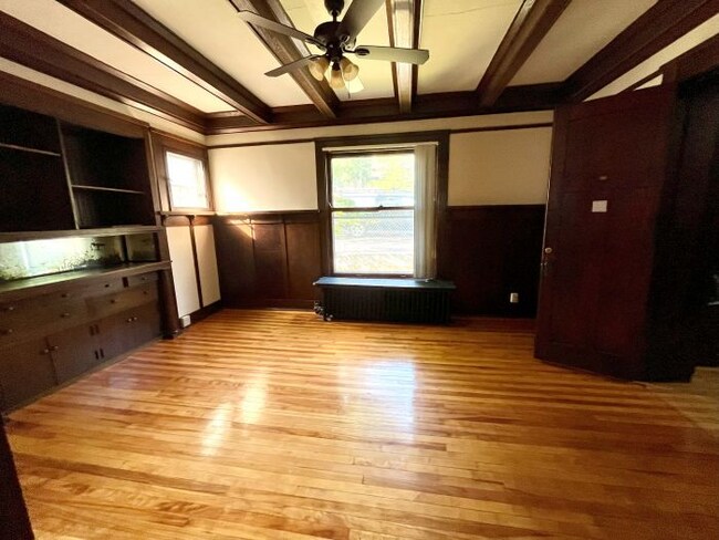 Building Photo - 149 E Gilman St