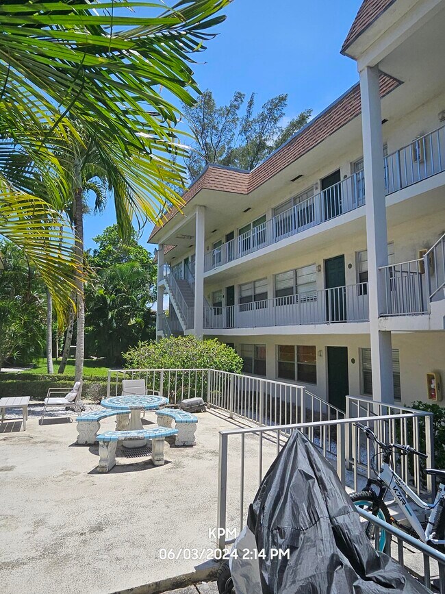 Foto del edificio - 340 NW 19th St
