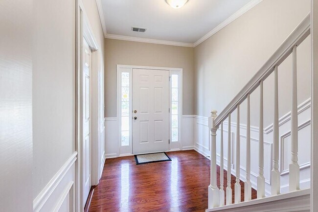 Building Photo - 3328 Chastain Gardens Dr NW