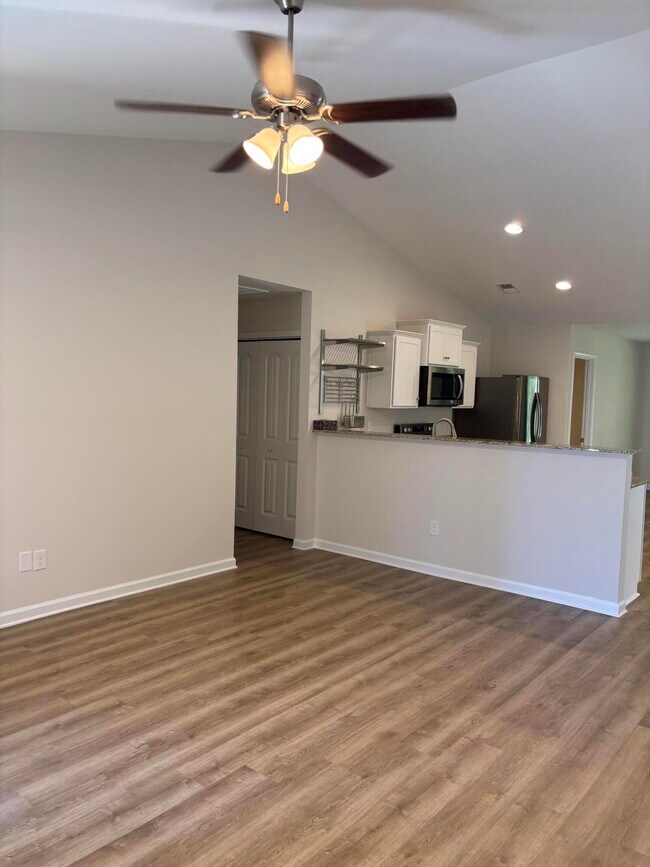 Foto del edificio - 2185 Stillpointe Dr