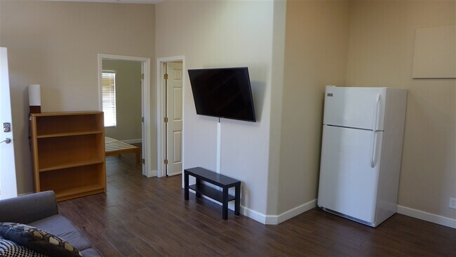 Foto del edificio - 2402 32nd St