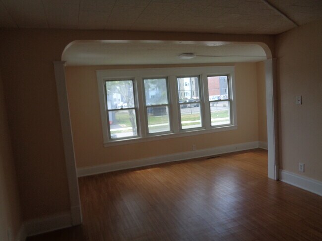 Building Photo - 78 Lasalle Ave