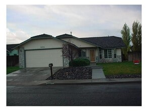 Building Photo - 501 Keddie St