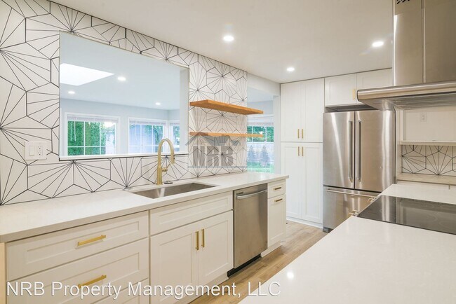 Building Photo - 5 br, 3.5 bath House - 2010 Cascade Pl. W