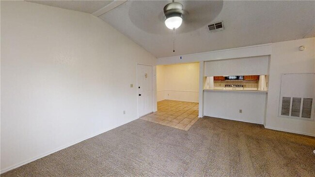 Building Photo - 1202 Thorpe Ln