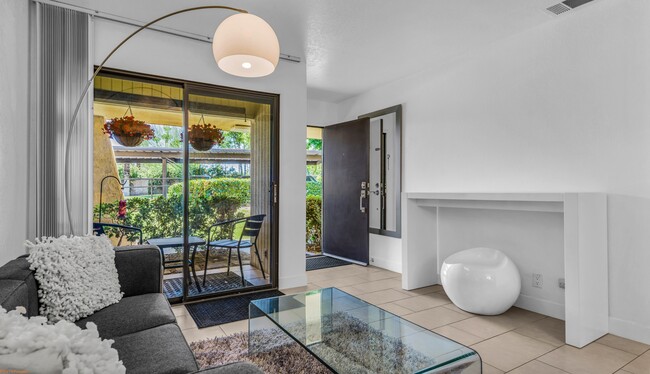 Building Photo - 2809 Los Felices Cir E