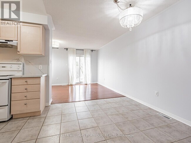 Photo du bâtiment - 7160 Waldorf Way