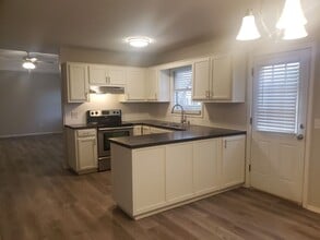 Building Photo - 4114 S Western Ave