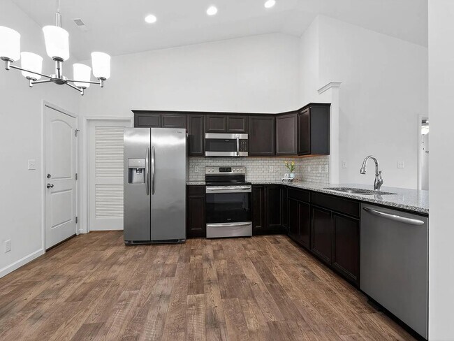 Foto del edificio - 3272 Maitland Dr