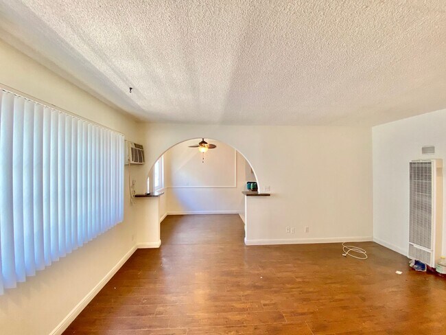 Foto del edificio - 3631 Midvale Ave