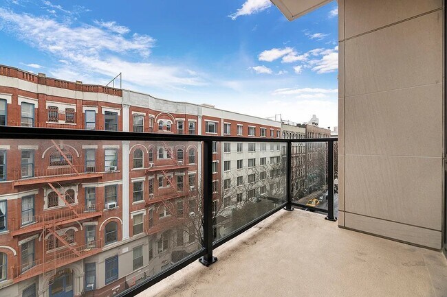 Building Photo - 127 W 112th St