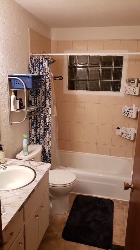 Foto principal - 1731 E Howard Ave