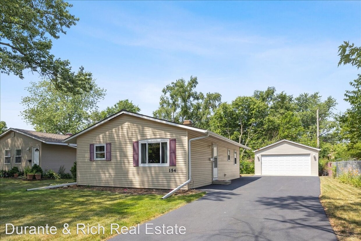 154 Austin Ave, Carpentersville, IL 60110 House Rental in Carpentersville, IL