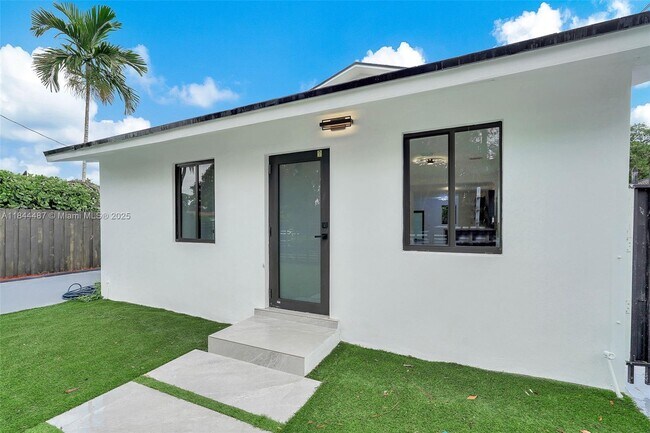 Foto del edificio - 972 SW 44th Ave
