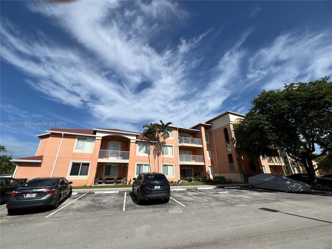 Foto principal - 6968 SW 39th St
