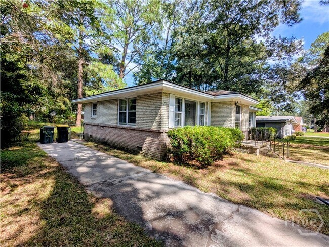 Building Photo - 12 Dyches Dr