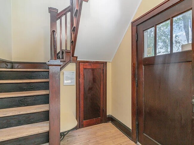 Foto del edificio - 2416 34th Ave S