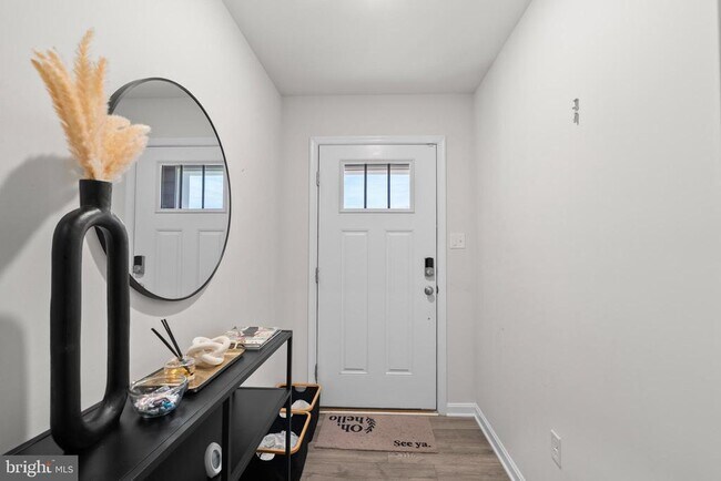 Building Photo - 9715 Summerton Dr