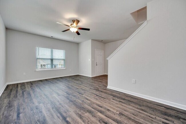 Building Photo - 6227 Rainbow Row