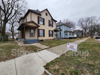 Building Photo - 1110 N 9th St