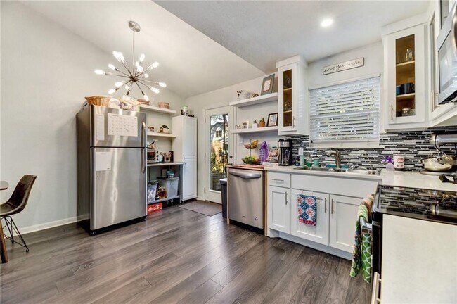 Building Photo - 4523 Avenue H