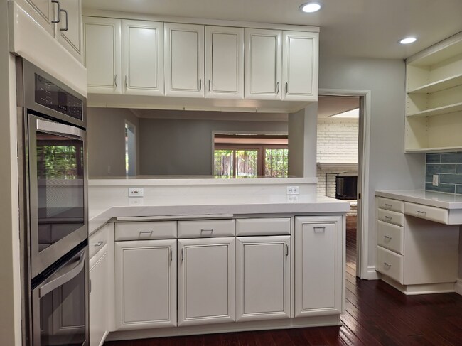 Foto del edificio - 1219 Essex Ln