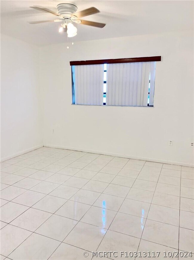 Foto del edificio - 2790 W 60th St