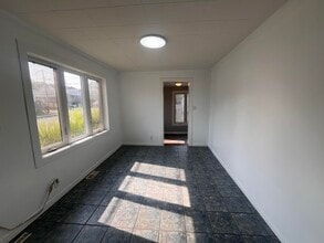 Building Photo - 203 Nolin St