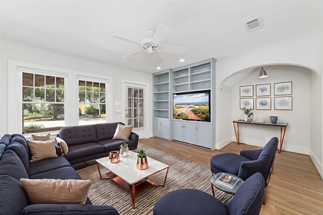 Building Photo - 2907 Albany St