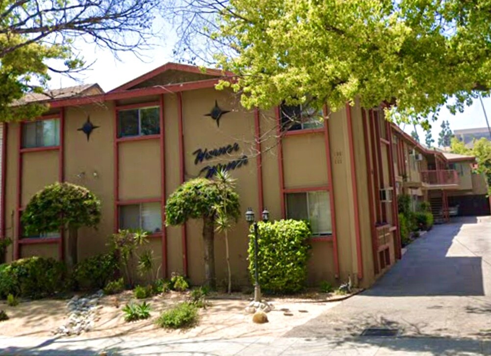 Foto principal - 135 N Wilson Ave