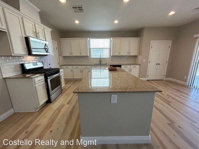 Building Photo - 3 br, 2.5 bath House - 7040 Claythorn