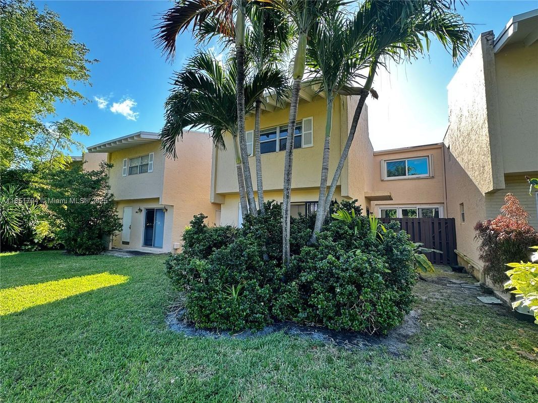 Foto del edificio - 9009 NE 4th Avenue Rd