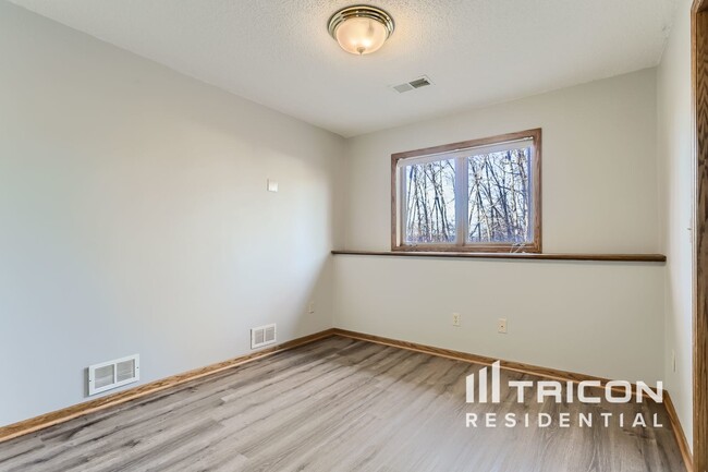 Foto del edificio - 937 5th Ave SW
