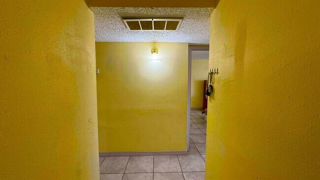 Building Photo - 8360 Jorine Dr
