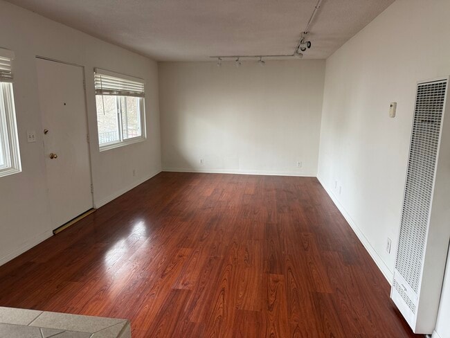 Building Photo - 2219 4th St