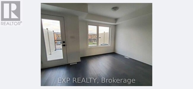 Photo du bâtiment - 19 Fairlane Ave