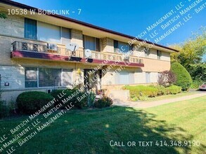 Building Photo - 10538 W Bobolink Ave
