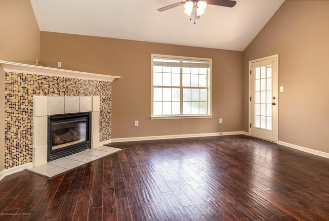Building Photo - 4 Bedrooms in Olive Branch!