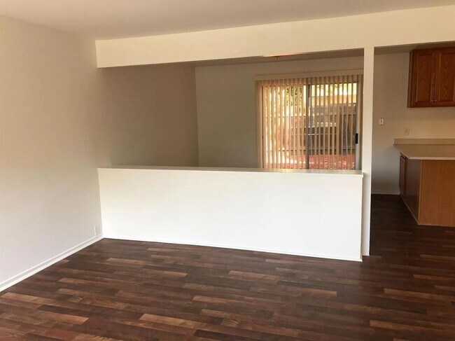 Foto del edificio - Davis 3 bedroom 2 bath condo in a great location-Fall rental