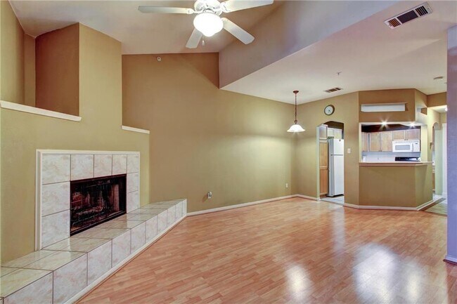 Building Photo - 3307 Speedway