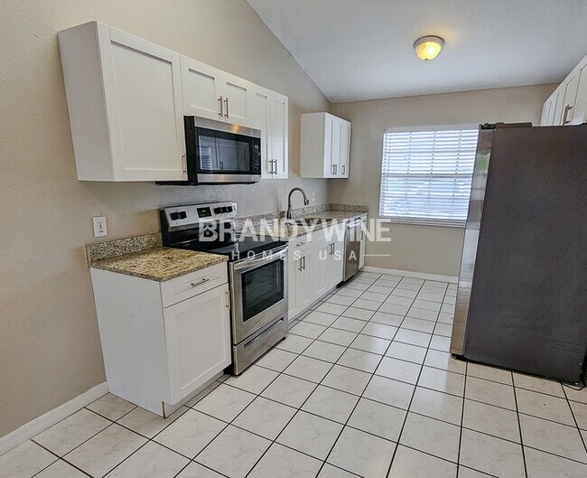 Building Photo - **1 MONTH FREE HOLIDAY SPECIAL!!** Market ...