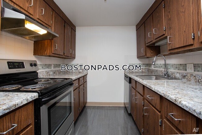 Building Photo - 131 Seaport Boulevard