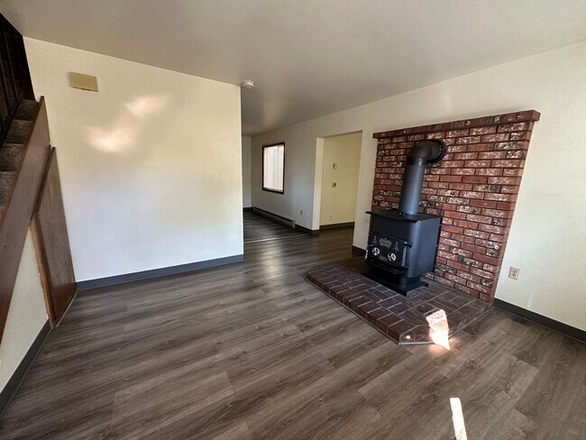 Building Photo - 2510 Bly St