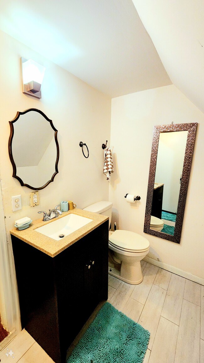 Building Photo - Jubilee House